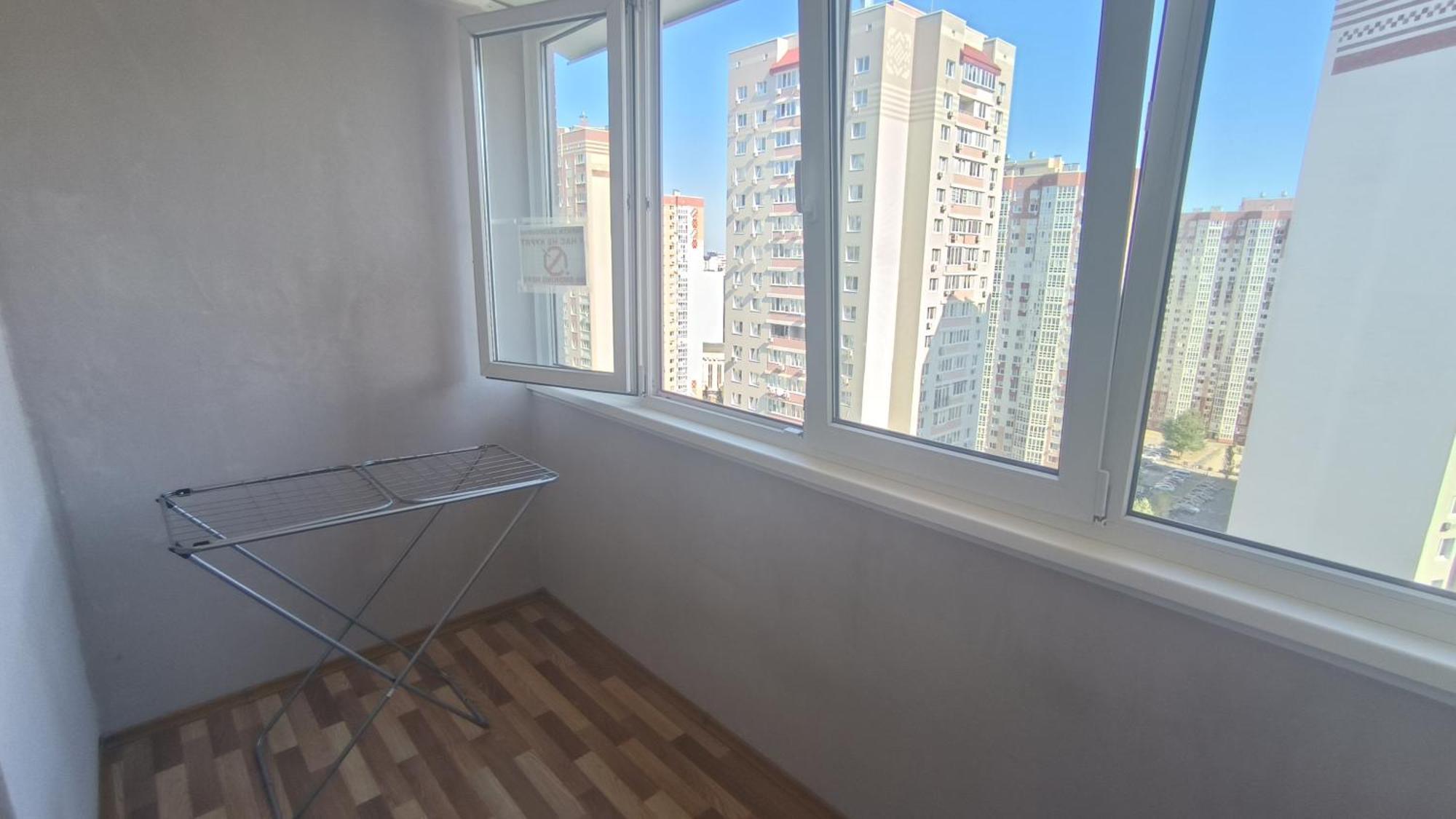 Apartment Near Metro Pozniaky เคียฟ ภายนอก รูปภาพ